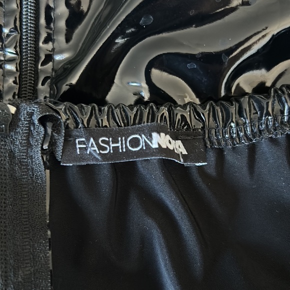 Katie V Wire Latex Bodysuit - Black - Picture 5 of 7